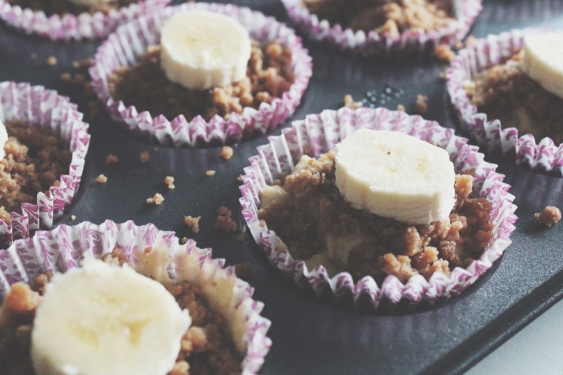 Breakfast Muffins: Banana & Cinnamon Crumb Top