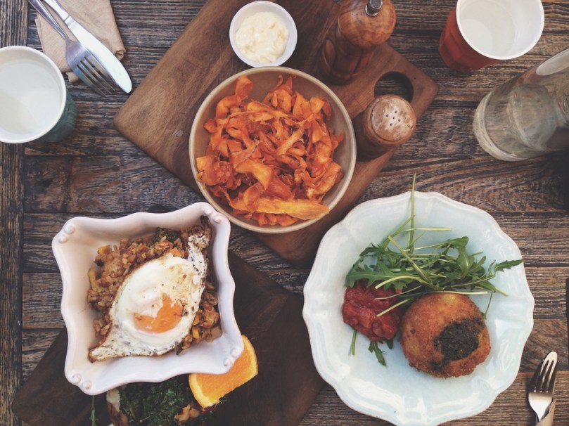 Ampersand Café & Bookstore