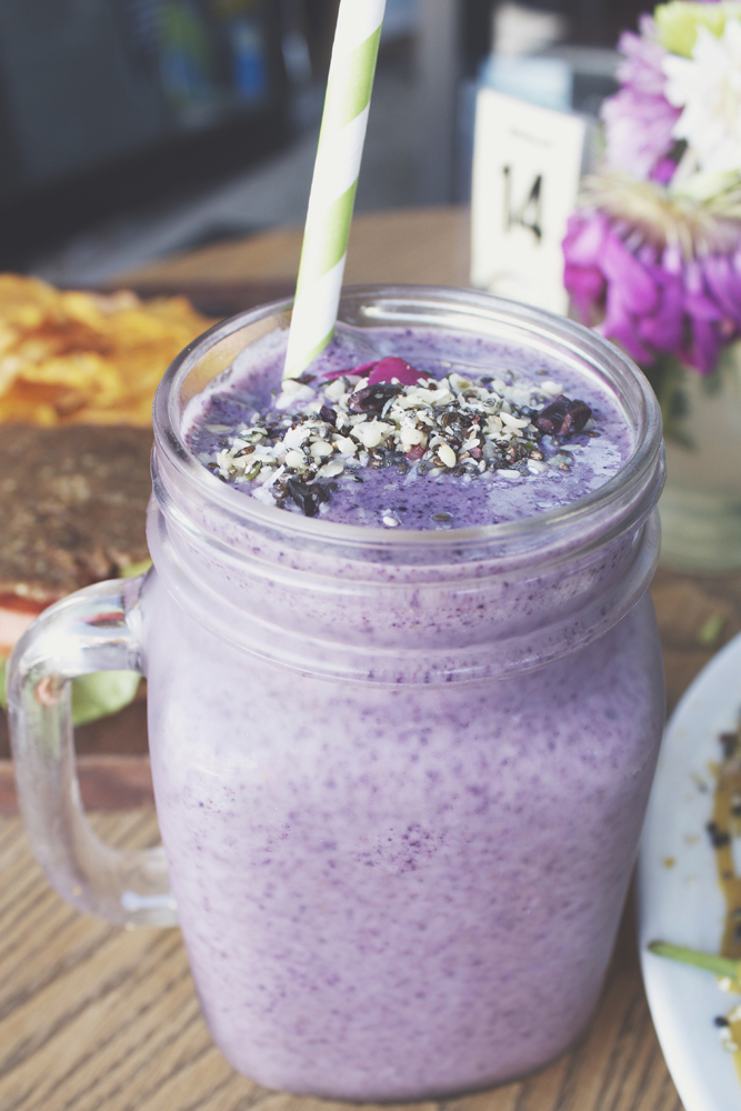 Sadhana Kitchen - SUPERFOOD SMOOTHIES: WARRIOR SMOOTHIE
