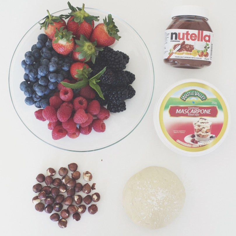 Nutella & Mixed Berries Pizza Ingredients