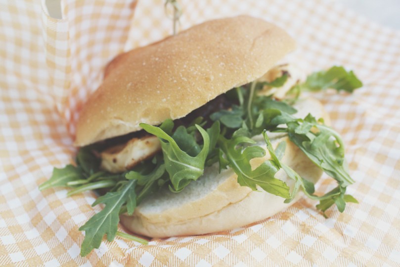 Garden Bar at the Grounds of Alexandria - THE GARDEN BAR BREKKY: BRUNCH BURGER