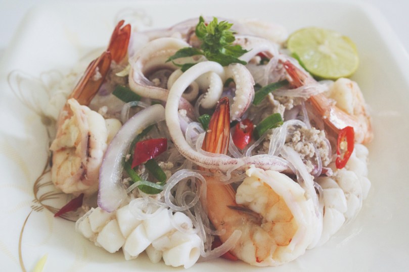 Yum Woon Sen (ยำวุ้นเส้น)