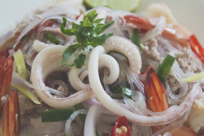 Yum Woon Sen (ยำวุ้นเส้น)