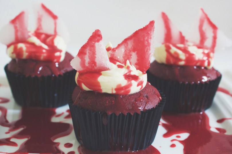 Halloween Special: Creepy Broken Glass Cupcakes!