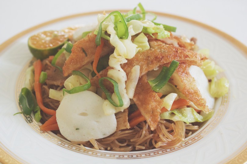 Pancit Bihon Guisado (Filipino Style Stir-Fried Rice Noodles)