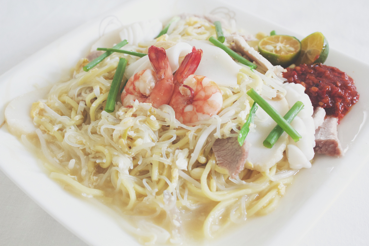 Singapore-style Hokkien Mee (Fried Yellow Noodle & Rice Vermicelli)