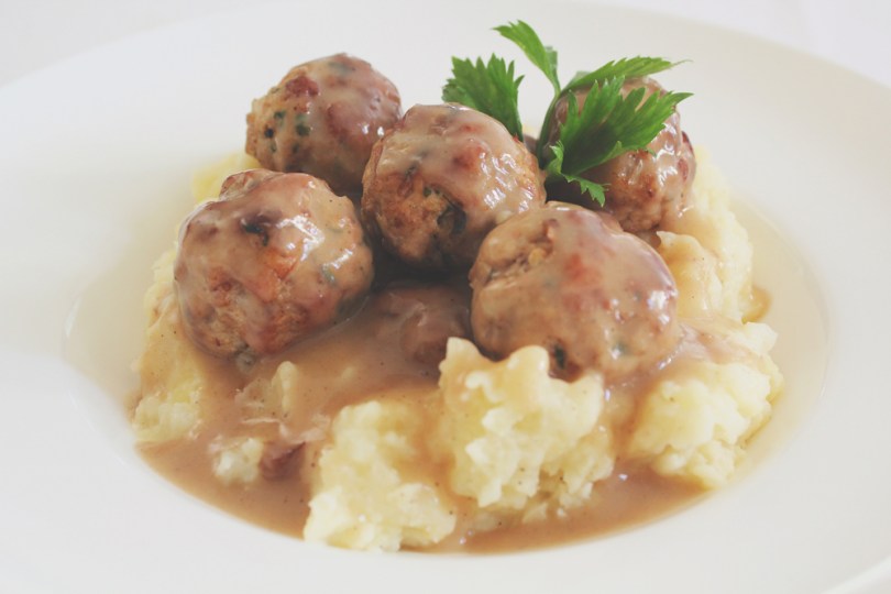 Svenska Köttbullar (Swedish Meatballs)