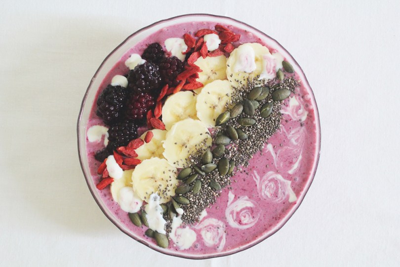 Banana & Blackberry Smoothie Bowl