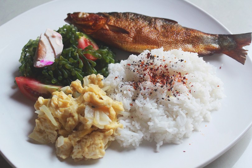 Tinapang Bangusilog with Ensaladang Lato