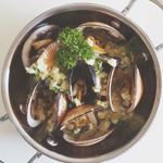 Garlic Butter Flame Clams