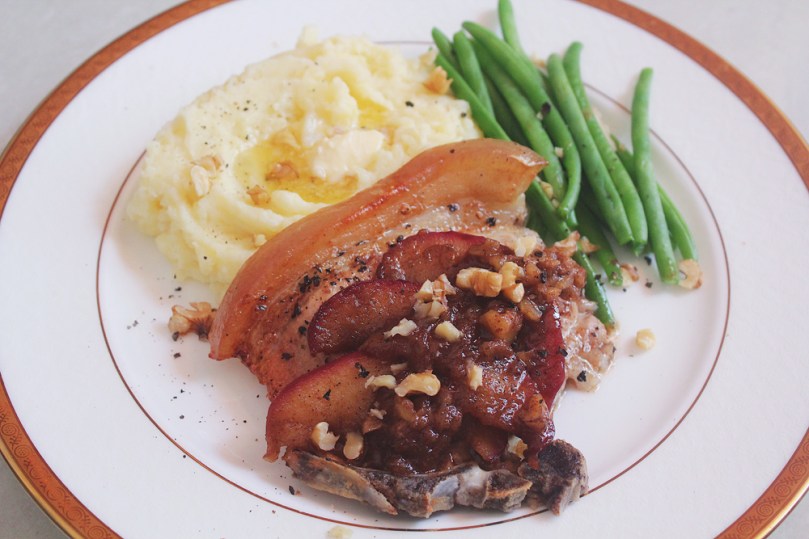Cinnamon-Apple Pork Chops