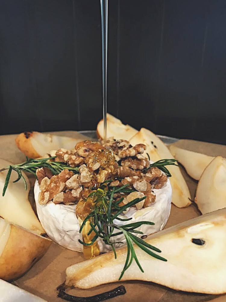 Baked Brie with Rosemary, Honeyed Pear & Walnuts