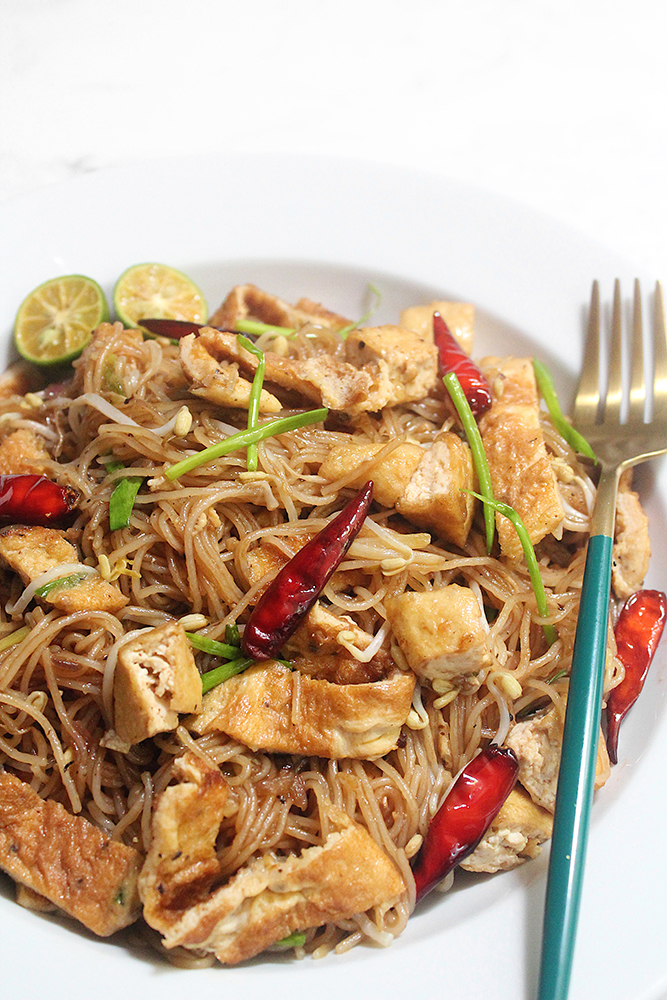 Khua Mee (Fried & Caramelised Rice Noodles)