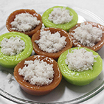 Kuih Kosui (Rice Cakes with Grated Coconut)