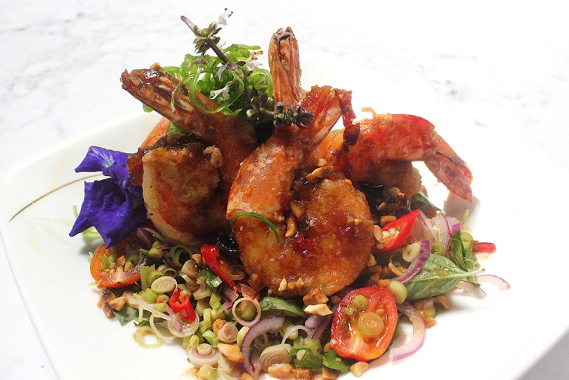 Goong Ma Kham kab Yum Takrai (Crispy Tamarind Prawns with Spicy Lemongrass Salad)